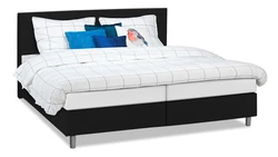 8 Zwart platformbed met witte matras in slaapkamer